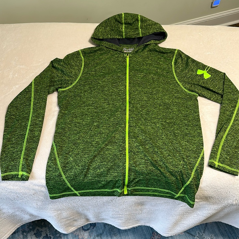 Under Armour men’s loose heat gear, zip up, size medium